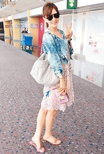 Tuˇȫ cAngelababy֧